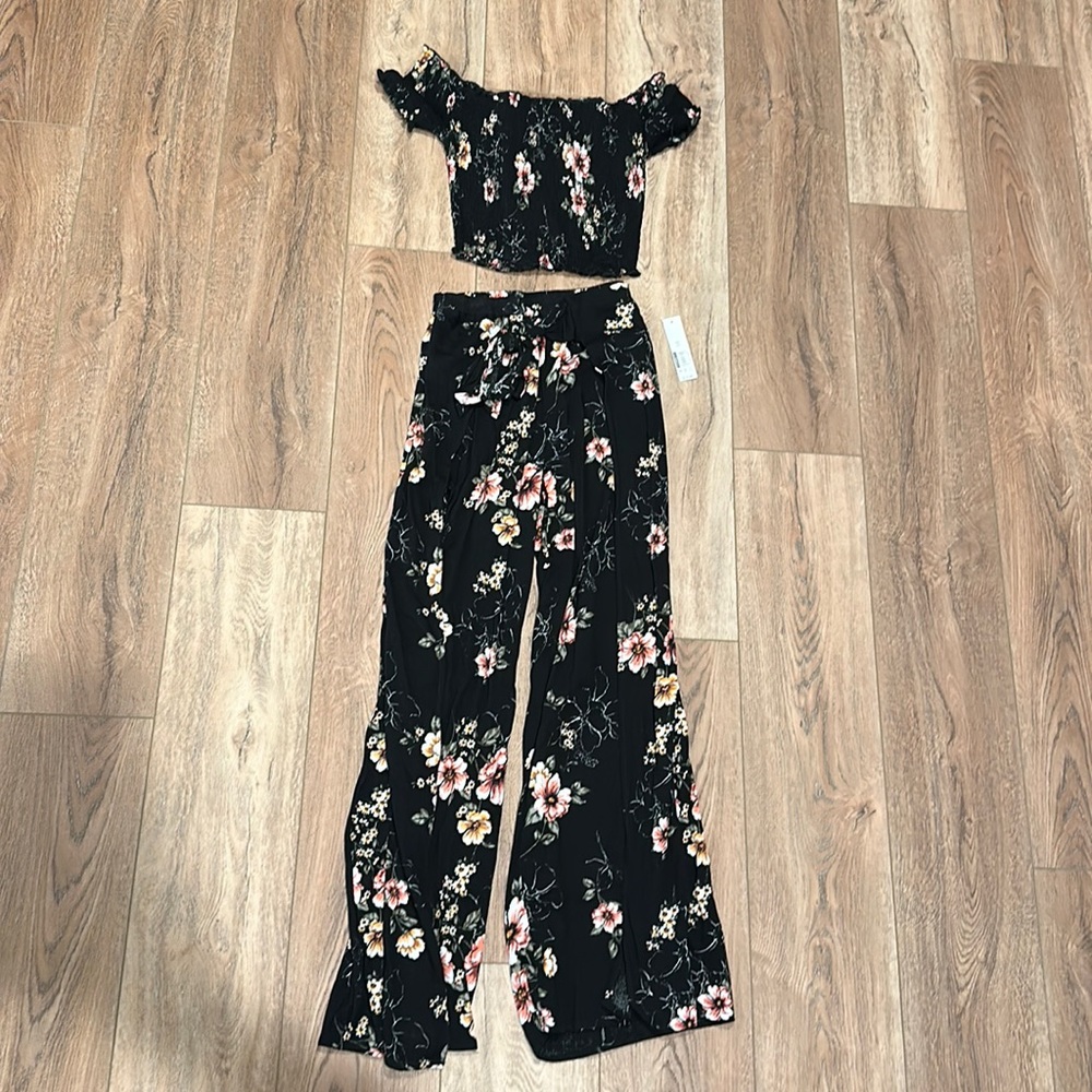 No Boundaries 2 piece set